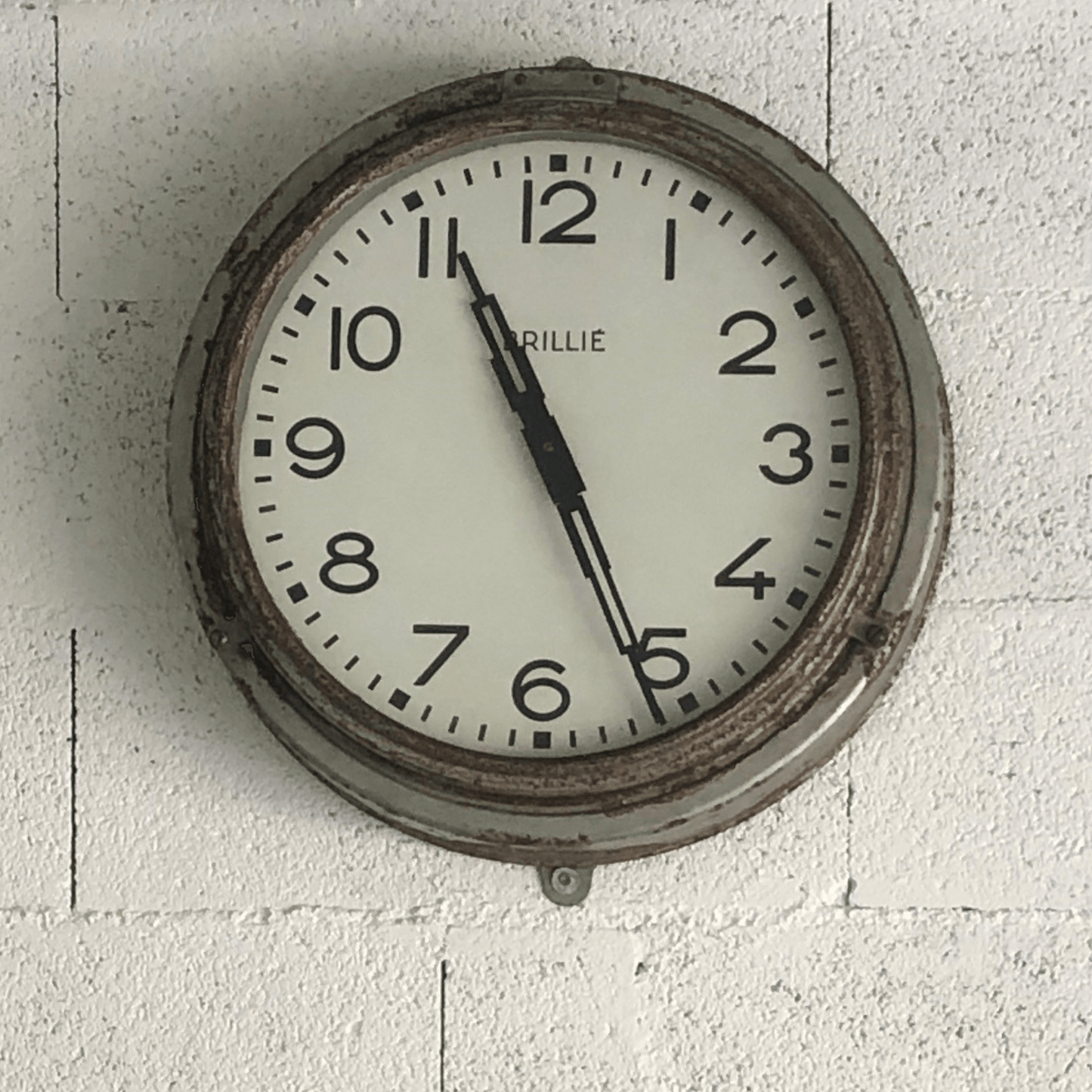 Brillie station clock